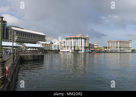 Vivace capitale Port Louis dell'isola di Mauritius. Caudan Waterfront Foto Stock