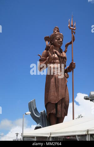 Enorme statua del signore Shiva a Grand Bassin in Mauritius. La 108 ft statua di Shiva in Grand Bassin nell'altopiano centrale di Maurizio Foto Stock