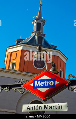 Anton Martin stazione della metropolitana esterno, Madrid, Spagna Foto Stock