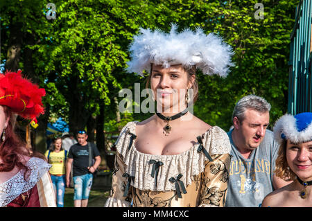 Brandys nL, Repubblica ceca, 28 aprile 2018, le donne vestito in abiti barocchi nelle udienze presso l'imperatore Carlo I Foto Stock