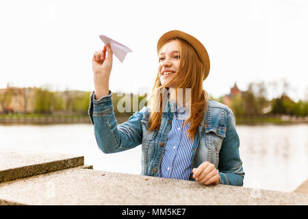 Giovani dai capelli rossi ragazza Foto Stock