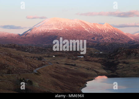 Di sera la luce invernale sulla montagna Foinhaven, Sutherland Foto Stock