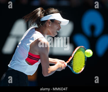 Taiwan giocatore di tennis Su-Wei Hsieh giocando scritto shot in Australian Open 2018 Torneo di Tennis, Melbourne Park, Melbourne, Victoria, Australia. Foto Stock