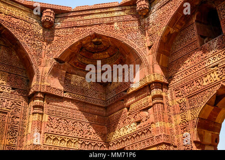 Tomba di Altamash al Qutub Minar complesso Foto Stock