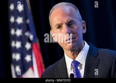 Washington DC, Stati Uniti d'America. 9 maggio 2018. Dennis Muilenburg, Chairman, Presidente e CEO di The Boeing Company, partecipa a un colloquio di lavoro durante un economico Club di Washington evento nel centro cittadino di Washington, D.C. il 9 maggio 2018. Credito: Kristoffer Tripplaar/Alamy Live News Foto Stock