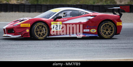 Monterey, CA, Stati Uniti d'America. Il 6 maggio, 2018. A. # 121 Thomas Tippl compresa tra le curve 2 e 3 durante il Ferrari Challenge Coppa Shell Gara 2 a WeatherTech Raceway Laguna Seca Monterey, CA Thurman James /CSM/Alamy Live News Foto Stock