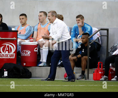 Los Angeles, California, USA. 9 maggio 2018. Minnesota Regno head coach Adrian Heath grida durante una sequenza di lunghezza massima MLS partita di calcio tra Los Angeles FC e del Minnesota uniti a Banc della California Stadium di Los Angeles, mercoledì 9 maggio, 2018. Il LAFC ha vinto 2-0. Credito: Ringo Chiu/ZUMA filo/Alamy Live News Foto Stock