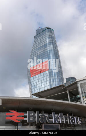 I nuovi uffici ed edifici a più piani nel monoblocco in corrispondenza con il numero 1 uno Blackfriars nel centro di Londra. Moderna e contemporanea e nuove build di Londra. Foto Stock