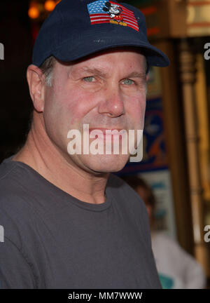 Michael Eisner arrivando alla premiere di Monsters Inc. al El Capitan Theatre di Los Angeles. Il 28 ottobre 2001. EisnerMichael01.jpgEisnerMichael01 Red Carpet Event, verticale, STATI UNITI D'AMERICA, industria cinematografica, celebrità, fotografia, Bestof, arte cultura e intrattenimento, Topix celebrità moda / Verticale, meglio di, evento nella vita di Hollywood - California, moquette rossa e dietro le quinte, USA, industria cinematografica, celebrità, movie celebrità, personaggi televisivi, musica celebrità, fotografia, Bestof, arte cultura e intrattenimento, Topix, headshot, verticale, una persona, dall'anno , 2001, inchiesta tsuni@GA Foto Stock