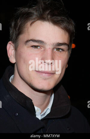 Josh Hartnett alla premiere di Black Hawk Down presso l'Accademia delle Arti e delle scienze cinematografiche di Los Angeles. Dicembre 18, 2001. HartnettJosh07.jpgHartnettJosh07 Red Carpet Event, verticale, STATI UNITI D'AMERICA, industria cinematografica, celebrità, fotografia, Bestof, arte cultura e intrattenimento, Topix celebrità moda / Verticale, meglio di, evento nella vita di Hollywood - California, moquette rossa e dietro le quinte, USA, industria cinematografica, celebrità, movie celebrità, personaggi televisivi, musica celebrità, fotografia, Bestof, arte cultura e intrattenimento, Topix, headshot, verticale, una persona, dall'anno , 2001 Foto Stock