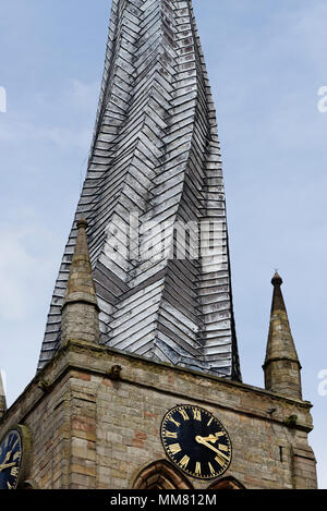 Chesterfield la famosa guglia storta su Santa Maria la Chiesa Parrocchiale Foto Stock