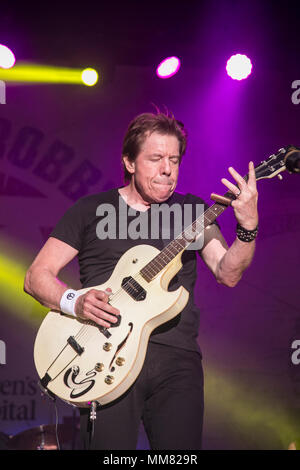 George Thorogood giocando alla decima edizione Medlock Krieger tutti i concerti di star & Golf Classic che beneficiano di St. Jude per bambini Ospedale di ricerca, 27 agosto 2 Foto Stock