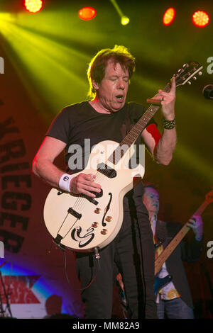 George Thorogood giocando alla decima edizione Medlock Krieger tutti i concerti di star & Golf Classic che beneficiano di St. Jude per bambini Ospedale di ricerca, 27 agosto 2 Foto Stock