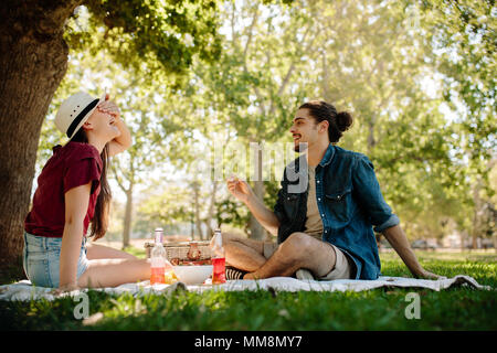 Sexy coppia caucasica in amore giochi sessuali e sesso Foto stock - Alamy