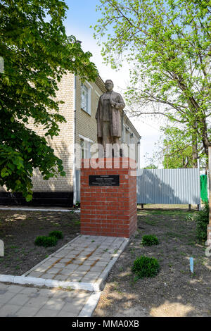 Un monumento al presidente del consiglio supremo dell'Unione Sovietica - Kalinin Mikhail Ivanovich. Foto Stock