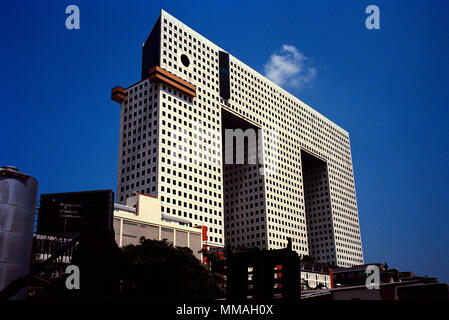 Architettura moderna - l'Elefante Chang edificio di Chatuchak a Bangkok in Tailandia in Asia del sud-est in Estremo Oriente. Il grattacielo Torre Wanderlust Travel Foto Stock