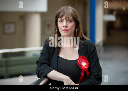 Jess Phillips, MP per Birmingham Yardley. Essa è al centro congressi internazionale di Birmingham nel maggio 2018 per l'Elezione Locale di conteggio. Foto Stock