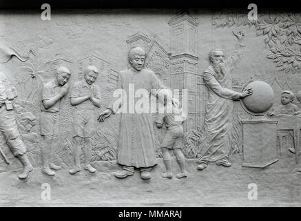 Arte di sfiato esterno la chiesa cattolica romana cattedrale dell Assunzione a Bangkok in Thailandia nel sud-est asiatico in Estremo Oriente. La religione cristiana religiosa Travel B&W Foto Stock