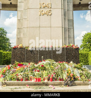 Guerra sovietica Memorial nel Tiergarten di Berlino, Germania Foto Stock