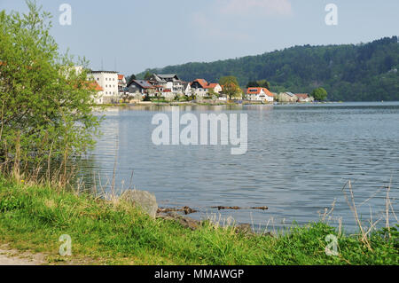 Edersee waterside a Herzhausen con riempimento completo Foto Stock