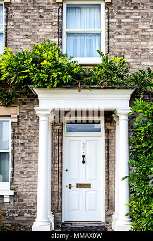 Di fronte ad una vecchia casa in Long Melford (Suffolk, Inghilterra) Foto Stock