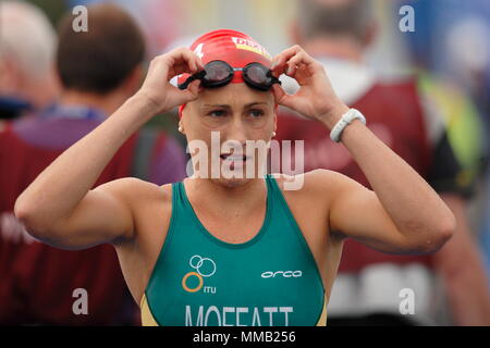 Regno Unito - Triathlon - Piscina Stadio - Emma Moffatt dell Australia, Donne Elite ITU del Campionato del Mondo di energia destrogiro Triathlon Londra, 6 Agosto 2011 Foto Stock