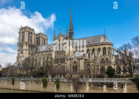 La cattedrale di Notre Dame da Quai de Montebello, Parigi, Francia Foto Stock