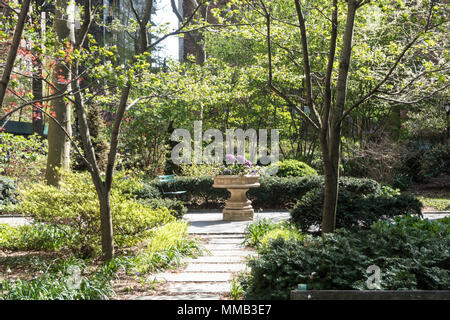 Tudor Città verdi in primavera, NYC, STATI UNITI D'AMERICA Foto Stock