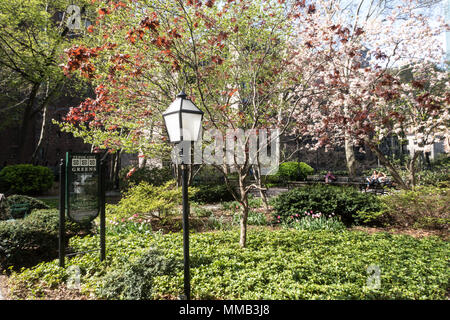 Tudor Città verdi in primavera, NYC, STATI UNITI D'AMERICA Foto Stock