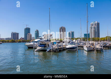 Waterfront e lo skyline di San Pietroburgo FLorida negli Stati Uniti Foto Stock