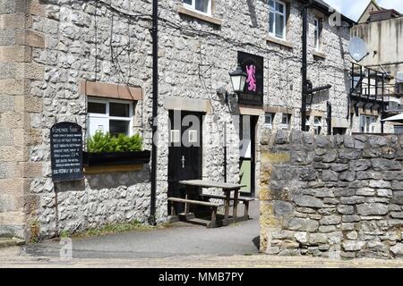 Il Pub Red Lion in Bakewell, Derbyshire Foto Stock