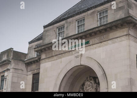 COVENTRY, Regno Unito - 3° marzo 2018: Lloyds Bank segno del logo di Coventry City Centre. Foto Stock