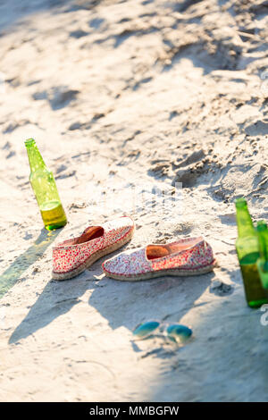 La vacanza estiva in riva al mare sulla spiaggia Foto Stock