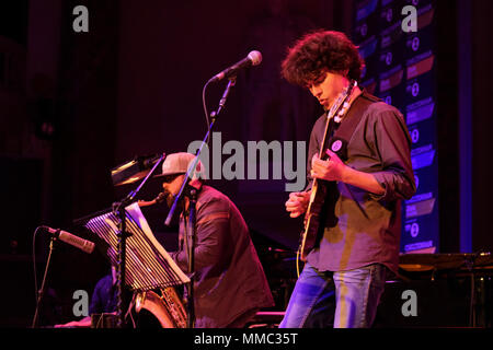 Vincitore del premio 2017 LetterOne Rising Stars Jazz Award, Tom Ibarra effettuando al Cheltenham Jazz Festival, Cheltenham ,UK. 4 maggio 2018 Foto Stock