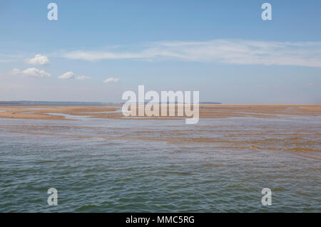 Spiaggia a Stiffkey Freshes in Blakeney Harbour, Stiffkey, Norfolk, Inghilterra, Regno Unito Foto Stock