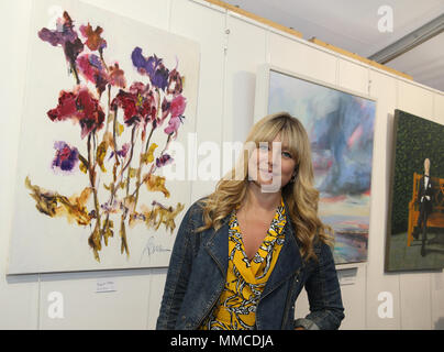 Londra REGNO UNITO Maggio 2018 Kate Bryan storico dell'arte,curatore e arte emittente in apertura di Wimbledon Art Fair 2018 @Paolo Quezada-Neiman/Alamy Live News Foto Stock