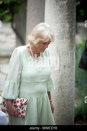 Atene, Grecia. Il 10 maggio, 2018. La Gran Bretagna è la duchessa di Cornovaglia, Camilla visita il Monastero di Kaisariani ad Atene, Grecia, 10 maggio 2018, come parte della visita ufficiale di tre giorni della coppia reale per la Grecia. ©Elias Verdi/Alamy Live News Foto Stock