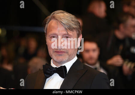 Cannes, Francia. 10 maggio 2018 - Cannes, Francia: Mads Mikkelsen assiste il 'Arctic' premiere durante la settantunesima Cannes film festival. Credito: Fotografia Idealink/Alamy Live News Foto Stock