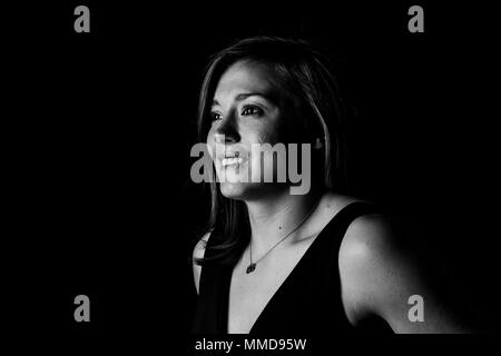 Chelsea Ladies Fran Kirby pone dopo la ricezione del FWA donna Calciatore dell'anno 2018 premi durante la FWA Calciatore dell'anno la cena al Landmark Hotel di Londra. Foto Stock