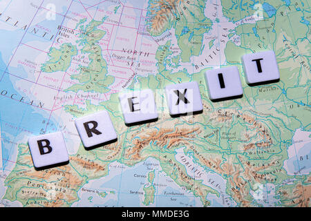 Londra, UK: Gennaio 11, 2018: Close up della parola Brexit su una mappa dell'Europa. La Gran Bretagna è programmato per lasciare l'Unione europea a mezzanotte di marzo Foto Stock