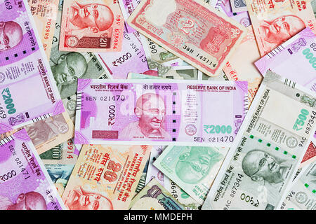 Il denaro di heap variazione della rupia indiana note lotteria denaro nessuno Foto Stock