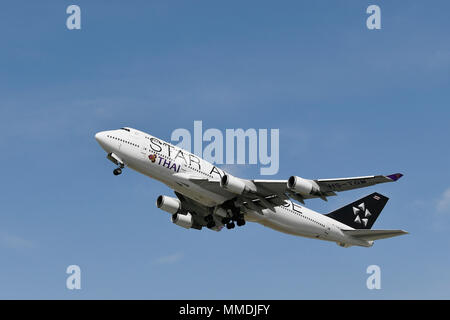 Thai Airways, Boeing, B 747, 400, Star Alliance, aeromobili, aereo, piano, blu cielo, Lufthansa, gruppo, Aeroporto di Monaco di Baviera, MUC, Germania, Foto Stock