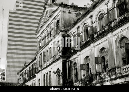 La vecchia casa doganale edificio di fronte il gatto di casa doganale a Bangkok in Tailandia in Asia del sud-est in Estremo Oriente. La storia coloniale di architettura Foto Stock