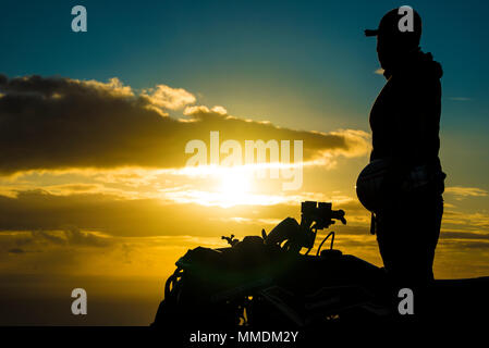 Isola di Pasqua Quad Bike Tramonto Foto Stock