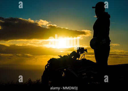 Isola di Pasqua Quad Bike Tramonto Foto Stock