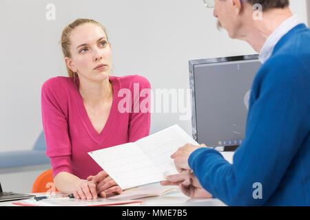 Consultazione di cardiologia Foto Stock