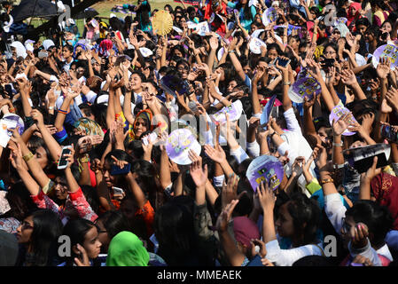 Le donne del Bangladesh godendo il Consart per le donne alla celebrazione internazionale Giornata della donna a Dhanmondi a Dhaka, nel Bangladesh, su 08 Marzo, 2018. Universo Foto Stock