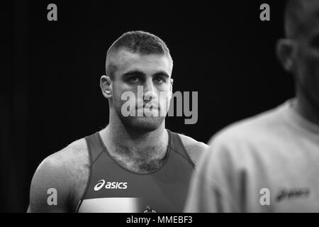 Uomini Greco Romano, Wrestling fila il programma del concorso Gyorgy Rizmajer vs Sergii Yeroshkin, Londra 10 Dicembre 2011 Foto Stock