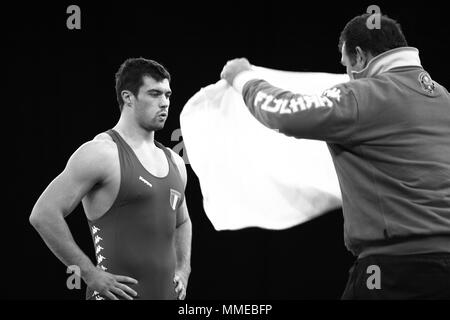 Uomini Greco Romano, Wrestling FILA programma gara Daigoro Timoncini vs Ghasem Rezaei, Londra 10 Dicembre 2011 Foto Stock