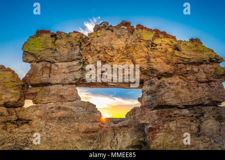 Incredibili formazioni rocciose, Isalo National Park, regione di Ihorombe, Madagascar. Noto per la sua ampia varietà di terreno, tra cui formazioni arenarie, dee Foto Stock